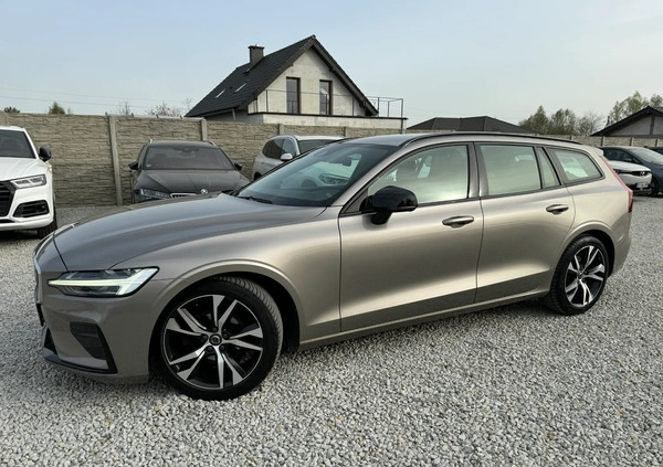 Volvo V60 cena 99990 przebieg: 92000, rok produkcji 2019 z Strumień małe 704